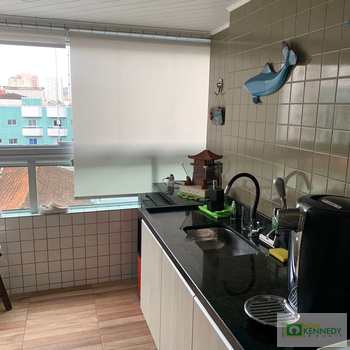Apartamento em Praia Grande, bairro Canto do Forte