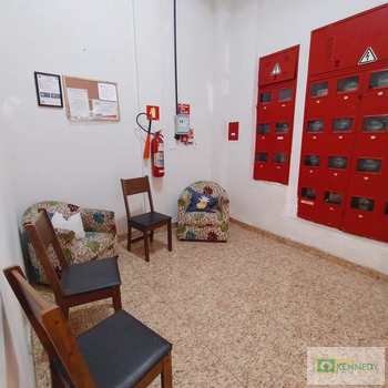 Kitnet em Praia Grande, bairro Ocian