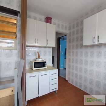 Kitnet em Praia Grande, bairro Ocian