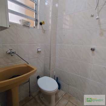 Kitnet em Praia Grande, bairro Ocian