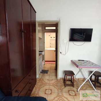 Kitnet em Praia Grande, bairro Ocian