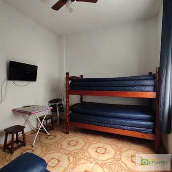 Kitnet em Praia Grande, bairro Ocian