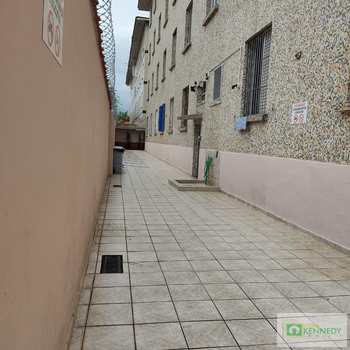 Kitnet em Praia Grande, bairro Ocian