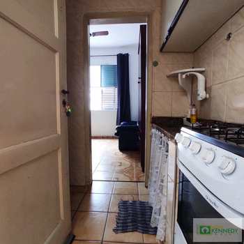 Kitnet em Praia Grande, bairro Ocian