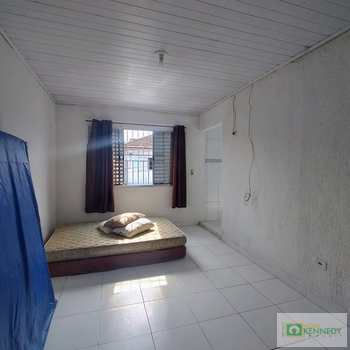 Sobrado em Praia Grande, bairro Ocian