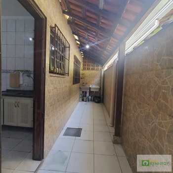 Sobrado em Praia Grande, bairro Ocian