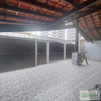 Casa em Praia Grande, bairro Ocian