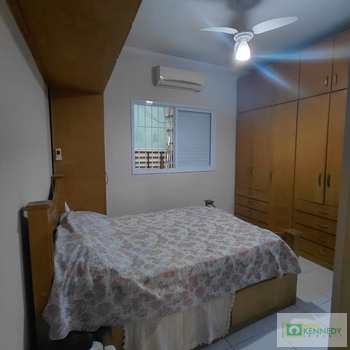 Casa em Praia Grande, bairro Mirim