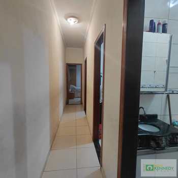 Casa em Praia Grande, bairro Mirim