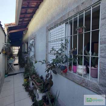 Casa em Praia Grande, bairro Mirim