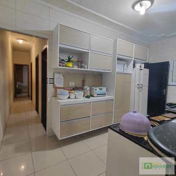 Casa em Praia Grande, bairro Mirim