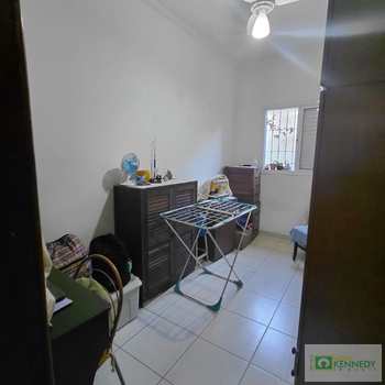 Casa em Praia Grande, bairro Mirim