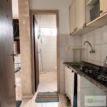 Kitnet em Praia Grande, bairro Ocian