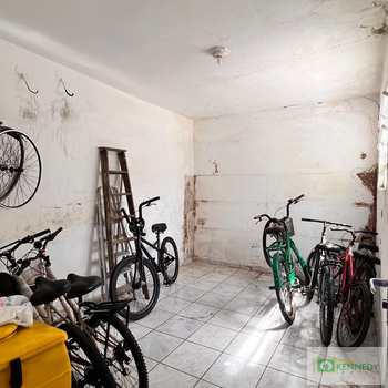 Kitnet em Praia Grande, bairro Ocian