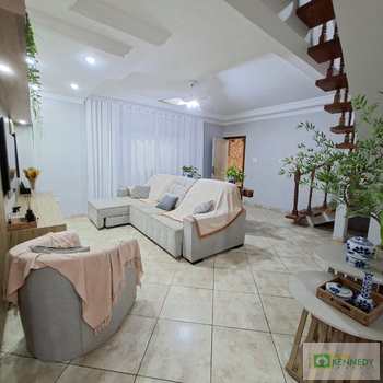 Sobrado em Praia Grande, bairro Antártica