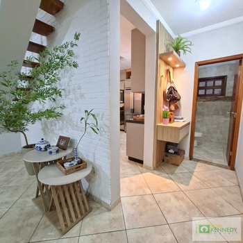 Sobrado em Praia Grande, bairro Antártica