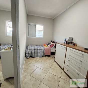 Sobrado em Praia Grande, bairro Antártica