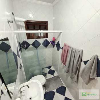 Sobrado em Praia Grande, bairro Antártica