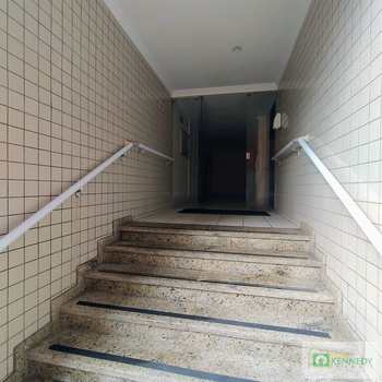 Apartamento em Praia Grande, bairro Tupi