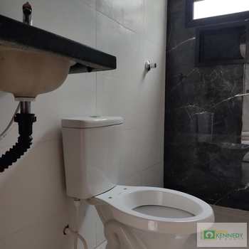 Casa de Condomínio em Praia Grande, bairro Melvi