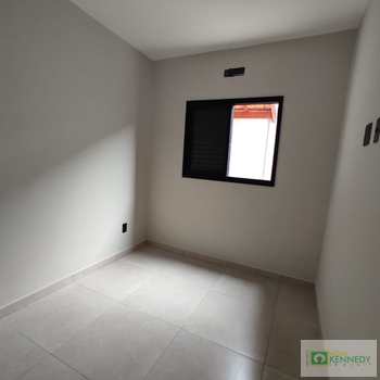 Casa de Condomínio em Praia Grande, bairro Melvi