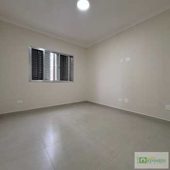 Apartamento em Praia Grande, bairro Boqueirão