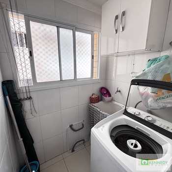 Apartamento em Praia Grande, bairro Guilhermina