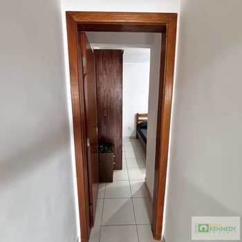 Apartamento em Praia Grande, bairro Guilhermina