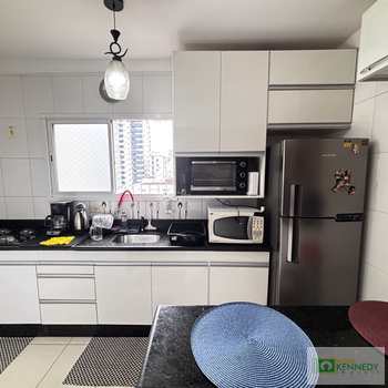 Apartamento em Praia Grande, bairro Guilhermina