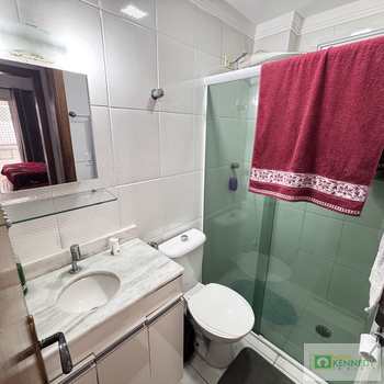 Apartamento em Praia Grande, bairro Guilhermina