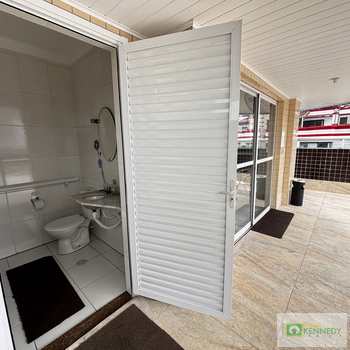 Apartamento em Praia Grande, bairro Guilhermina