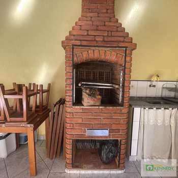 Sobrado em Praia Grande, bairro Guilhermina