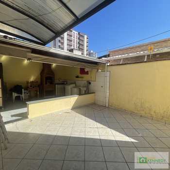 Sobrado em Praia Grande, bairro Guilhermina