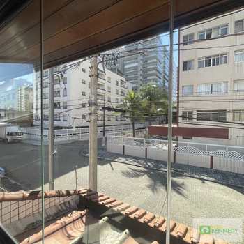 Sobrado em Praia Grande, bairro Guilhermina