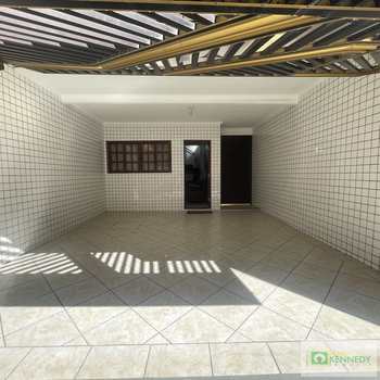 Sobrado em Praia Grande, bairro Guilhermina