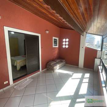 Sobrado em Praia Grande, bairro Guilhermina