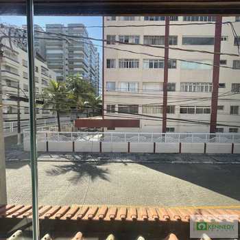 Sobrado em Praia Grande, bairro Guilhermina