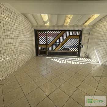 Sobrado em Praia Grande, bairro Guilhermina