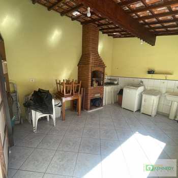 Sobrado em Praia Grande, bairro Guilhermina