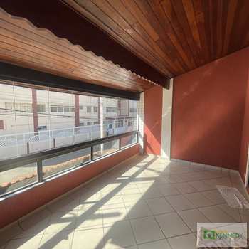 Sobrado em Praia Grande, bairro Guilhermina