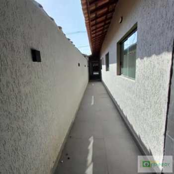 Casa em Praia Grande, bairro Tupi