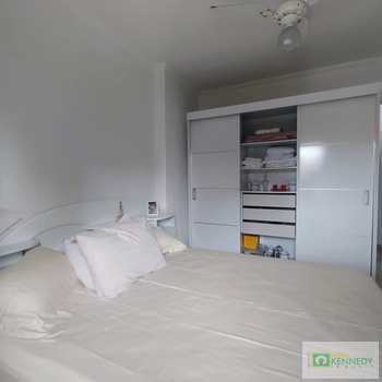 Apartamento em Praia Grande, bairro Tupi