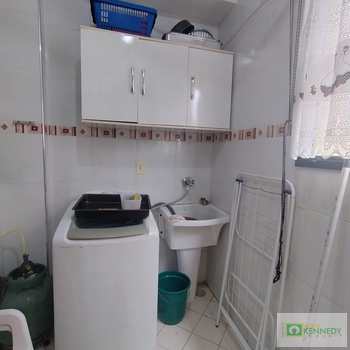 Apartamento em Praia Grande, bairro Tupi