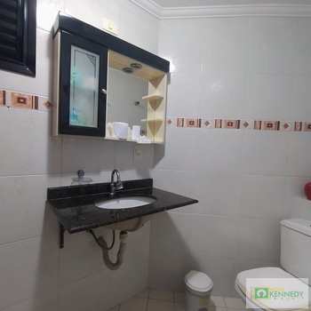 Apartamento em Praia Grande, bairro Tupi