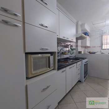 Apartamento em Praia Grande, bairro Tupi