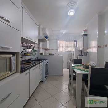 Apartamento em Praia Grande, bairro Tupi