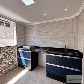 Apartamento em Praia Grande, bairro Guilhermina