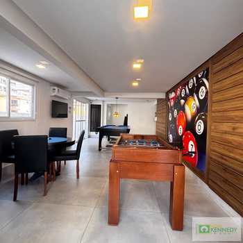 Apartamento em Praia Grande, bairro Guilhermina