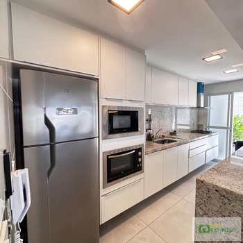 Apartamento em Praia Grande, bairro Guilhermina