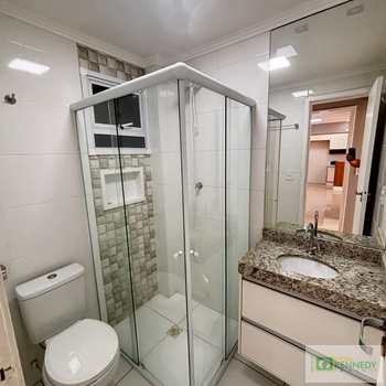 Apartamento em Praia Grande, bairro Guilhermina